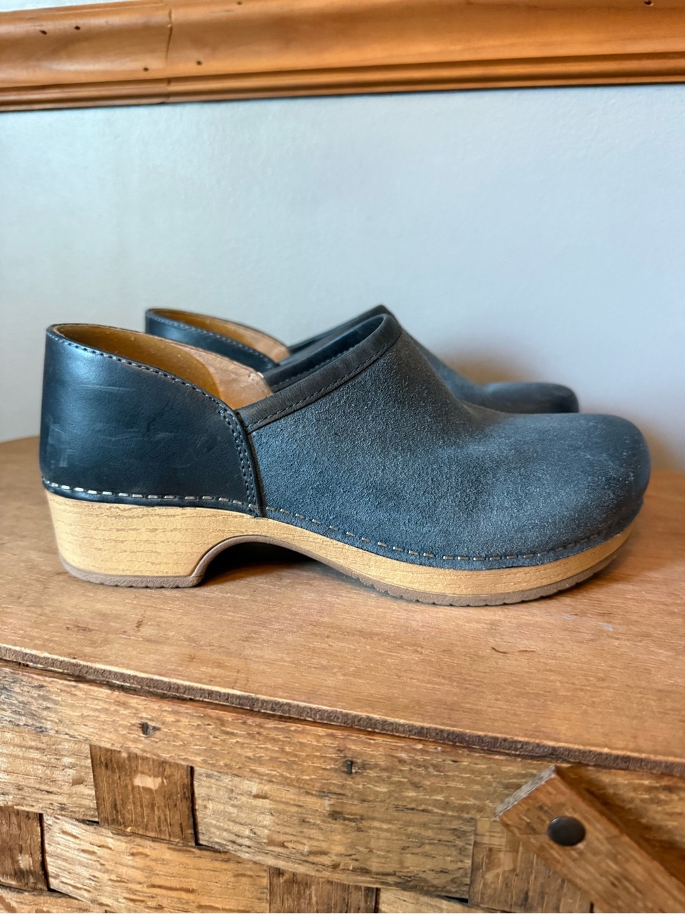 Dansko Women's Brenna Clog in navy burnished suede/Leather  37/6.5-7